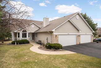 7224 Oak Pointe Curve, Bloomington, MN 55438