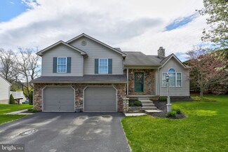 604 Redwood Dr, Lancaster, PA 17602