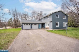 5461 Daffodil Ave, Virginia, MN 55792