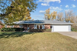 4801 Everlou Rd, Cedar Rapids, IA 52404