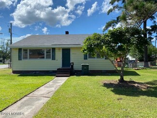 361 Snow Hill St, Ayden, NC 28513