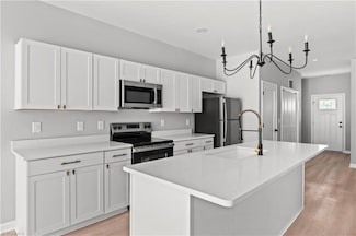 909 Roosevelt St, Winston-Salem, NC 27105