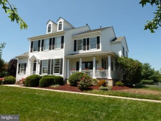 30 Bergen Dr, Cranbury, NJ 08512