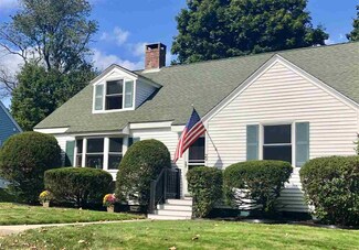 29 Sunset Rd, Portsmouth, NH 03801