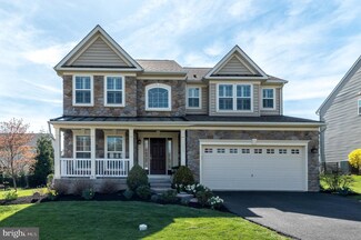 703 Traugers Dr, Perkasie, PA 18944