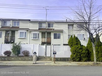 536 Drumgoole Rd W, Staten Island, NY 10312