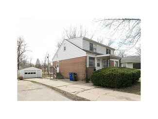 2727 Iowa Ave SE, Cedar Rapids, IA 52403