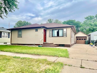 232 S Hubbard Ave, Minden, NE 68959
