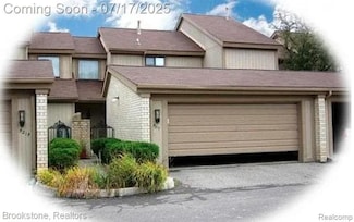 5217 Richard Run, West Bloomfield, MI 48322