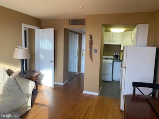 2135 Walnut St Unit 1102, Philadelphia, PA 19103