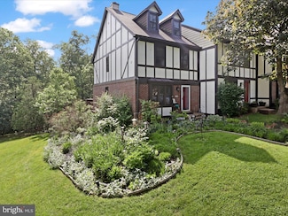 259 Chelmsford Ct, Sterling, VA 20165