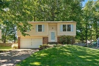 8551 Fairlane Dr, Olmsted Falls, OH 44138