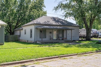 532 E 2nd Ave, Garnett, KS 66032