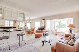 250 7th Ave S Unit 305, Naples, FL 34102