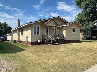 603 Delano Ave, Walhalla, ND 58282