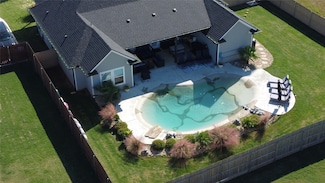 10116 T Bury Ln, Waco, TX 76708
