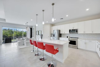 303 Indies Dr W Unit 201, Naples, FL 34114