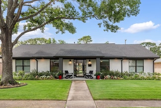 1067 Curtin St, Houston, TX 77018