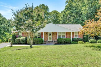 149 Rollingwood Ct, Troutville, VA 24175