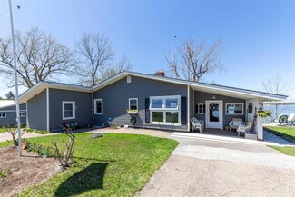 164 Lakewood Dr, Swanton, VT 05488