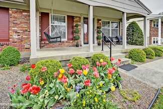 405 Kenny Blvd, Louisville, KY 40214