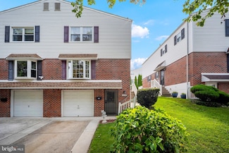 13049 Lindsay St, Philadelphia, PA 19116