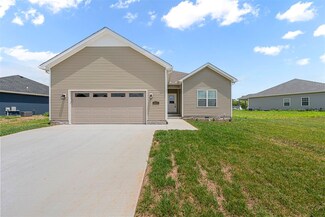 467 Cedar Hollow Dr, Bowling Green, KY 42101
