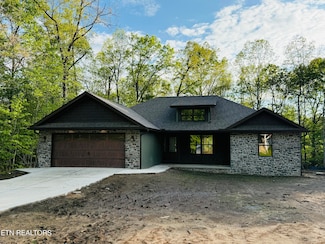 710 Westchester Dr, Crossville, TN 38558