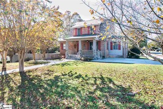 400 Hickory St, Clinton, SC 29325
