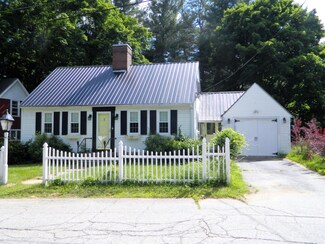 9 Ellsworth St, Springvale, ME 04083