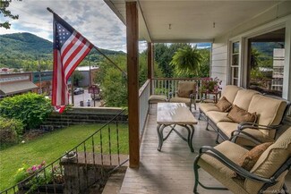 116 Cherry St, Black Mountain, NC 28711