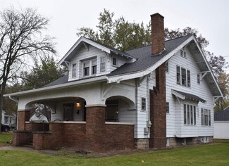 703 River Ln, Loves Park, IL 61111