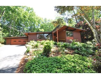 28 Baskin Rd, Lexington, MA 02421