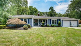 125 Sunnybrook Dr, Freehold, NJ 07728