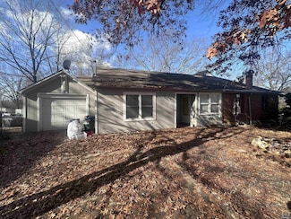 1911 SE Iowa Ave, Topeka, KS 66607