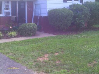 8826 Wellington Rd, Manassas, VA 20109
