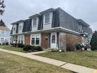 2221 Andover Ct, Schaumburg, IL 60194