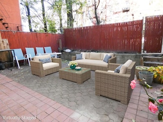 221 E 110th St Unit 1, New York, NY 10029