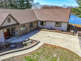 2866 County Line Rd, Madison, OH 44057