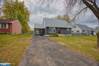 420 Arlington Rd, Hoyt Lakes, MN 55750