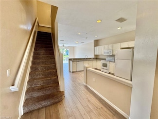 912 Hampton Cir Unit 92, Naples, FL 34105