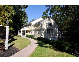 5 Abbott Rd, Maynard, MA 01754