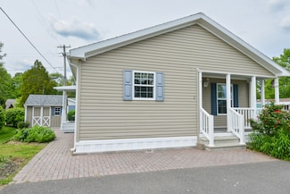 2 Blueberry Ln, Terryville, CT 06786