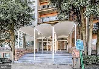 431 N Armistead St Unit 510, Alexandria, VA 22312