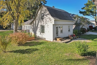 390 N Garfield Blvd, Grayslake, IL 60030