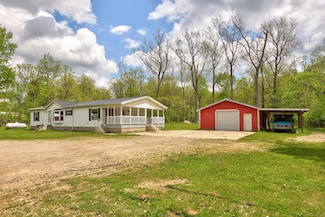 3909 Higgins Rd, Vassar, MI 48768