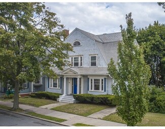 86 Ocean St, Lynn, MA 01902