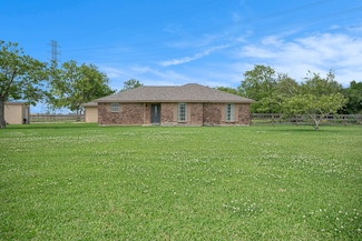 2211 Nancy St, Alvin, TX 77511