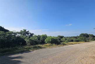 2704 Brazos River Dr, Granbury, TX 76048
