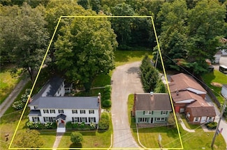 2 Hunns Lake Rd, Stanfordville, NY 12581